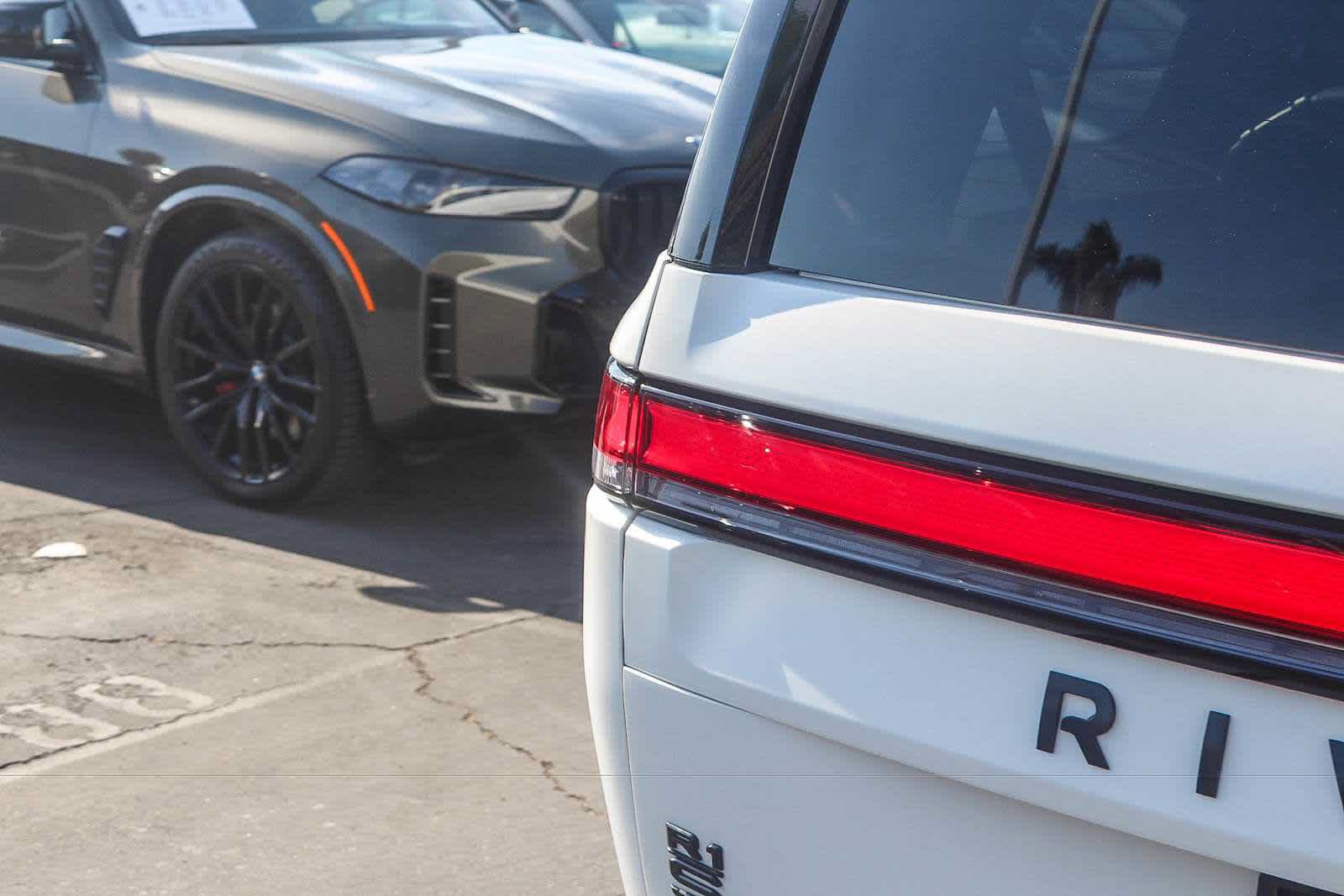 Used 2025 Rivian R1S Adventure Dual AWD/4WD image 7