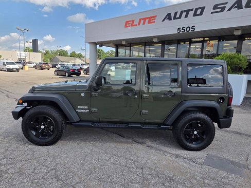 Used 2015 Jeep Wrangler Unlimited Sport w/ Quick Order Package 24S AWD/4WD image 8