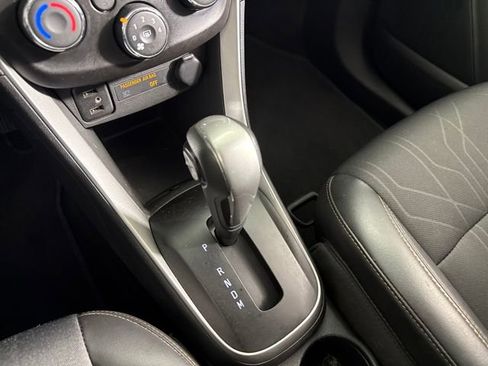 Used 2020 Chevrolet Trax LT w/ LT Convenience Package image 36