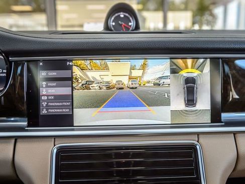 Used 2018 Porsche Panamera image 24
