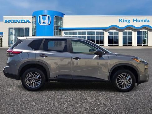 Used 2024 Nissan Rogue S AWD/4WD image 6