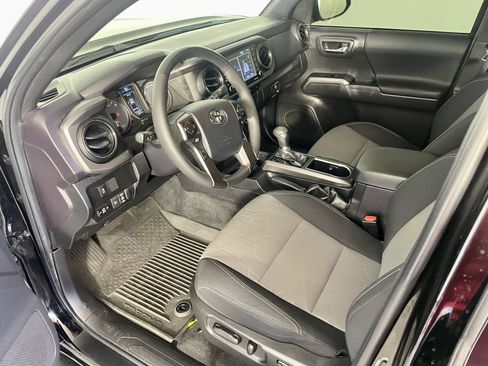 Used 2023 Toyota Tacoma TRD Off-Road image 10