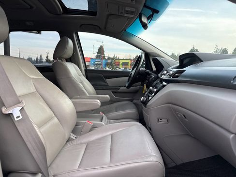 Used 2012 Honda Odyssey Touring Elite image 16