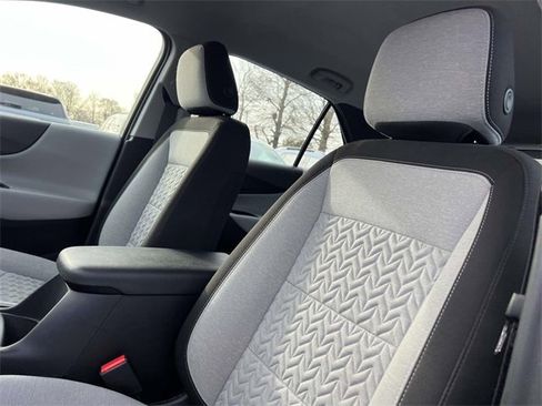 Certified 2023 Chevrolet Equinox LS image 9