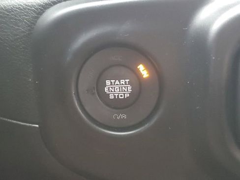 Used 2023 Jeep Wrangler Unlimited Sahara image 21