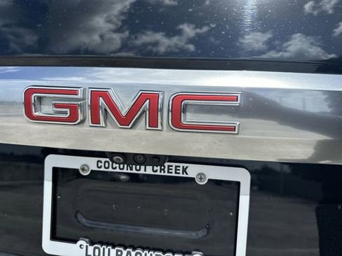 Used 2022 GMC Yukon Denali w/ Denali Premium Package RWD image 16