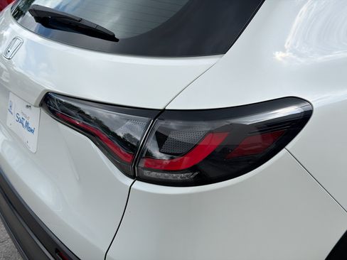 Used 2023 Honda HR-V LX image 26