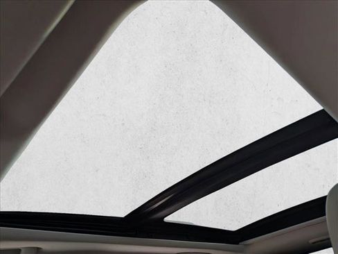 Used 2015 Jeep Cherokee Limited w/ Luxury Group image 17