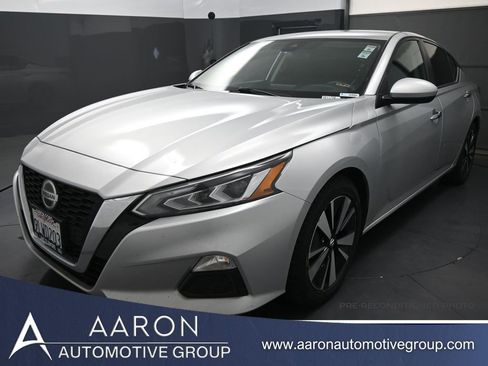 Used 2022 Nissan Altima 2.5 SV image 1