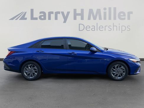 Certified 2024 Hyundai Elantra SEL FWD image 6