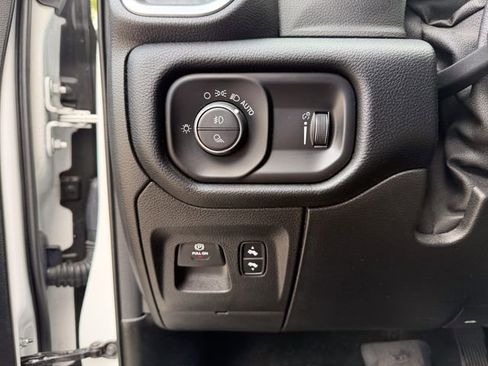 Used 2020 RAM 1500 Lone Star RWD image 9