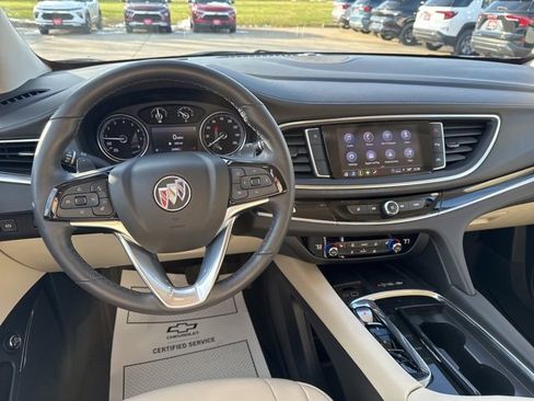 Used 2023 Buick Enclave Essence image 19