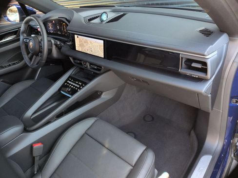 Certified 2025 Porsche Macan 4S Electric image 27