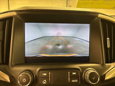 Used 2023 GMC Terrain SLT image 34