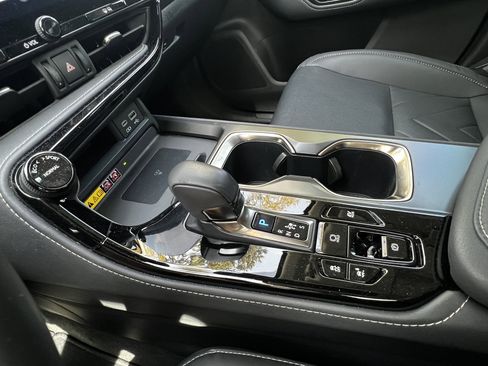 Used 2023 Lexus NX 350h AWD image 26