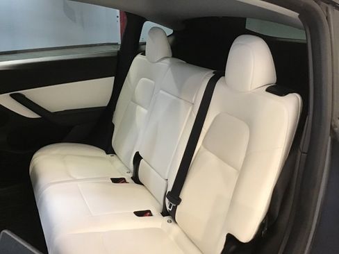 Used 2022 Tesla Model Y Performance image 13