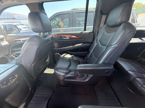 Used 2017 Cadillac Escalade ESV Premium Luxury RWD image 28