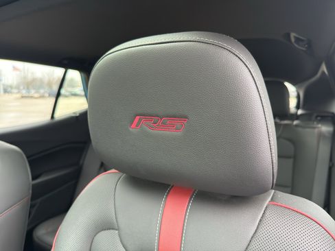 Used 2025 Chevrolet Trax RS w/ Sunroof Package image 14