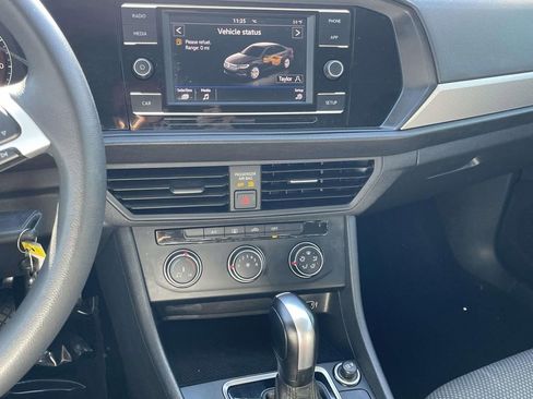 Used 2019 Volkswagen Jetta SE image 23