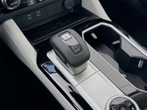 New 2026 Mitsubishi Outlander SE image 14