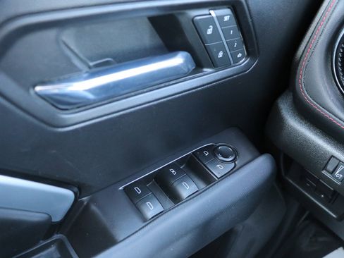 Used 2023 Chevrolet Colorado Z71 w/ Z71 Convenience Package 2 image 11