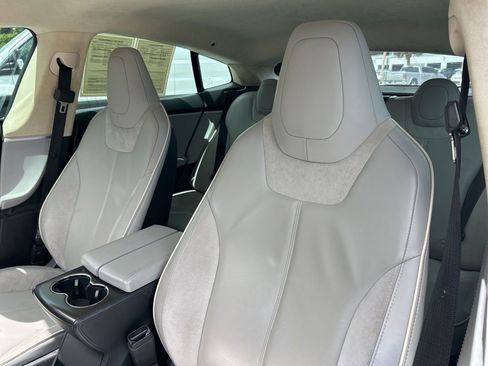 Used 2013 Tesla Model S Performance RWD image 20
