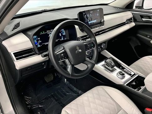 Used 2024 Mitsubishi Outlander SEL image 12