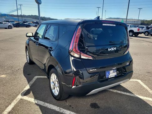 Used 2025 Kia Soul S image 5