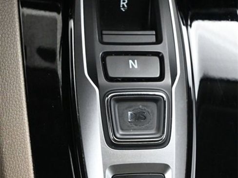 Used 2016 Honda Pilot Touring image 22