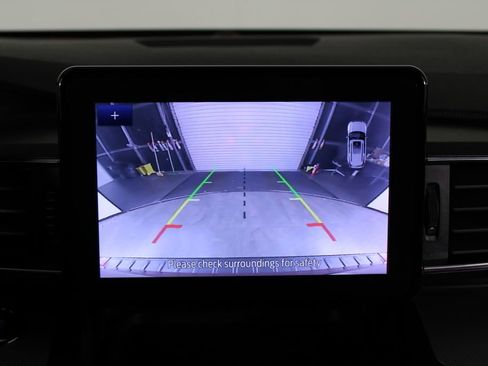 Used 2020 Ford Explorer XLT w/ Equipment Group 202A image 28