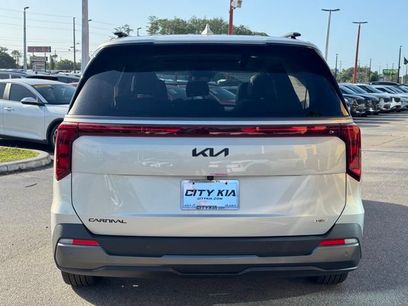 Used 2025 Kia Carnival SX w/ SX Dark Edition Package