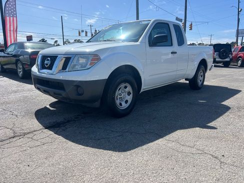 Used 2017 Nissan Frontier S image 4