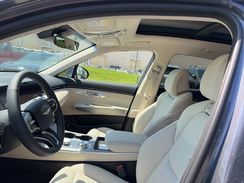 New 2026 Genesis GV70 2.5T Select AWD/4WD image 13