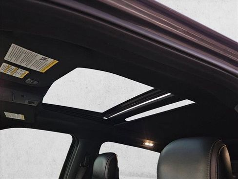 Used 2017 Ford F150 Platinum w/ Equipment Group 701A Luxury image 11