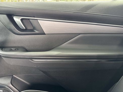 Used 2025 Buick Enclave Preferred image 14