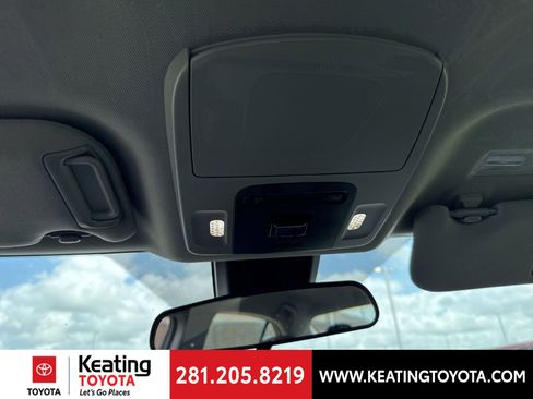 Used 2024 Toyota Camry SE image 21