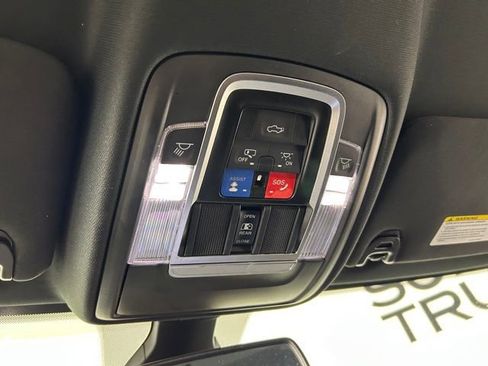 Used 2022 RAM 2500 Laramie AWD/4WD image 26