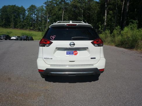 Used 2019 Nissan Rogue S w/ Special Edition Package FWD image 17