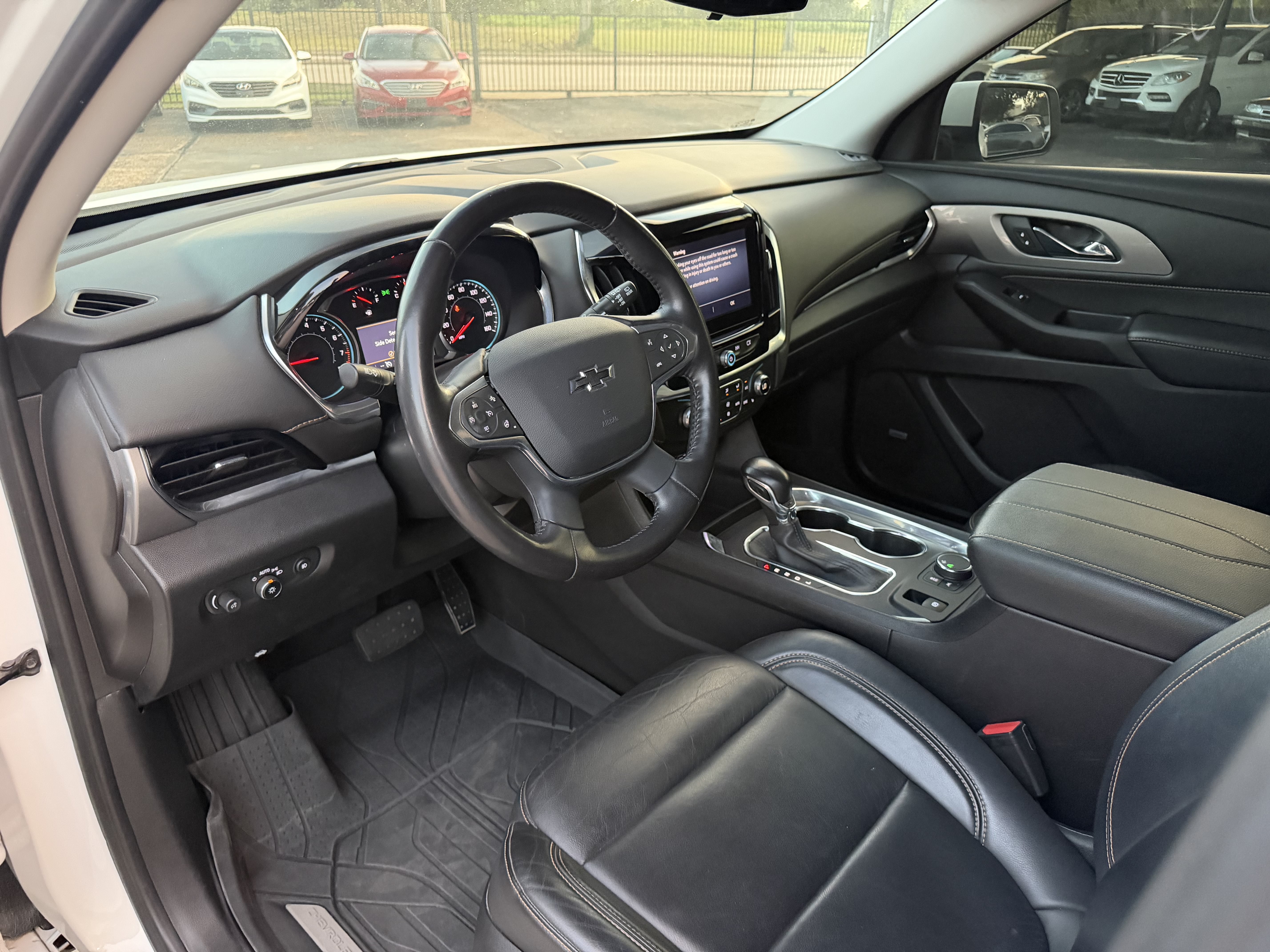 Used 2021 Chevrolet Traverse RS FWD image 13