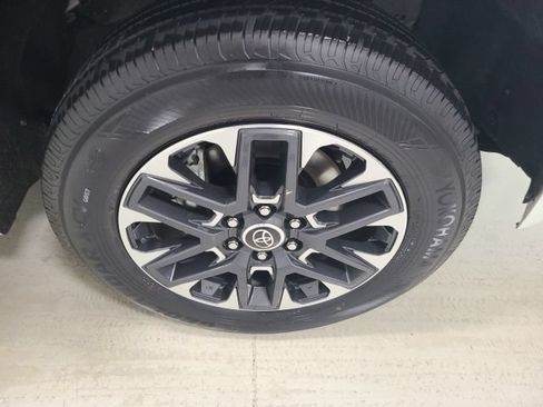 Used 2024 Toyota Tundra Limited AWD/4WD image 44