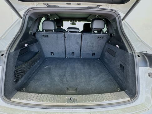 Used 2019 Porsche Cayenne AWD/4WD image 18