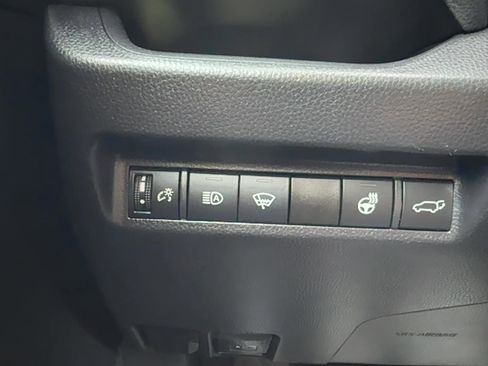 Used 2019 Toyota RAV4 XLE w/ Convenience Package image 18