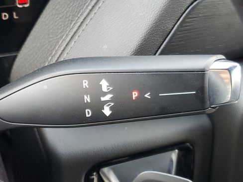 Used 2025 GMC Yukon Denali RWD image 34