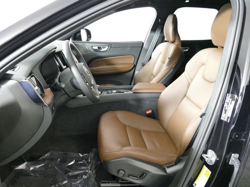 Used 2025 Volvo XC60 B5 Plus w/ Climate Package AWD/4WD image 25
