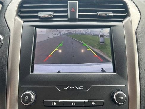 Used 2020 Ford Fusion SE image 26