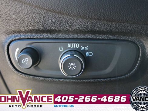 Used 2020 Chevrolet Equinox LT image 32