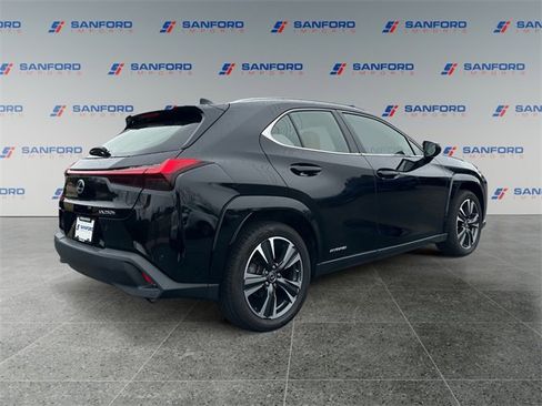 Used 2022 Lexus UX 250h w/ Premium Package image 5