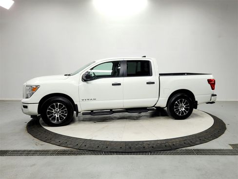 Used 2023 Nissan Titan SV w/ Accessory Utility Package image 4