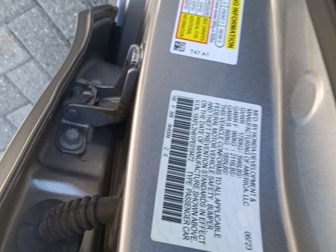 Used 2023 Honda Civic Sport image 9