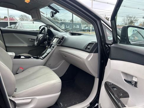 Used 2014 Toyota Venza LE w/ LE Convenience Package image 6